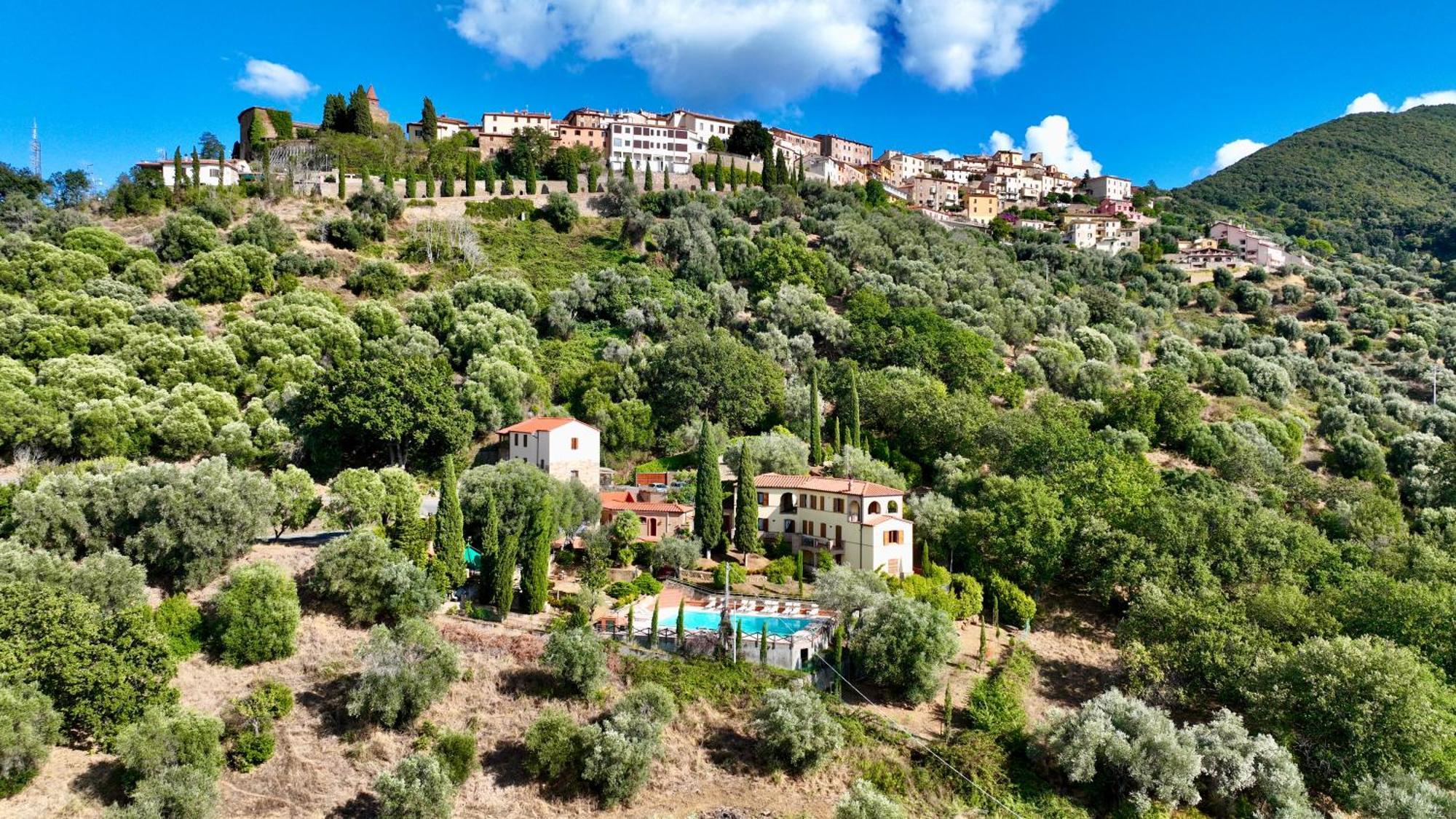 Aparthotel Madonna Del Poggio Cav Scarlino Exterior foto