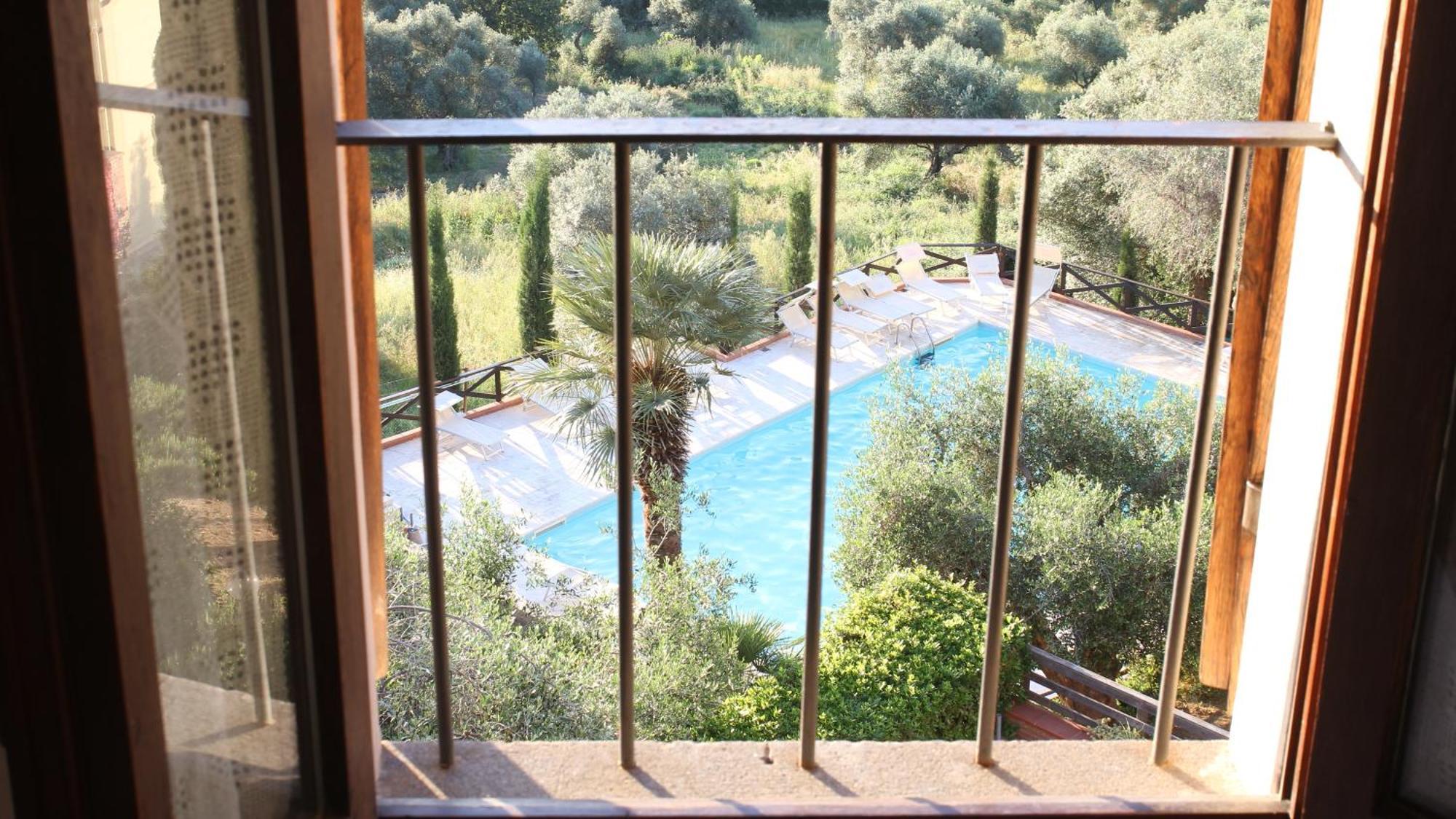 Aparthotel Madonna Del Poggio Cav Scarlino Exterior foto