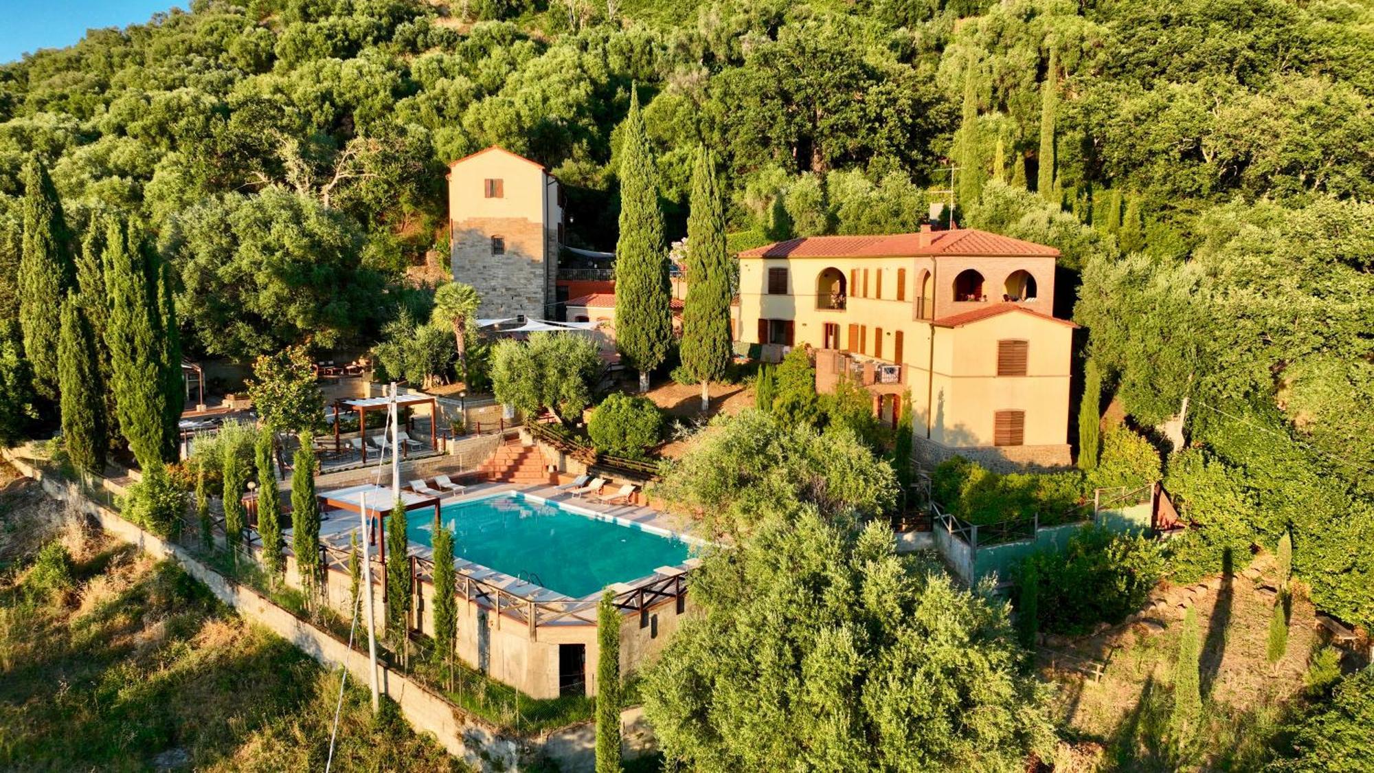 Aparthotel Madonna Del Poggio Cav Scarlino Exterior foto