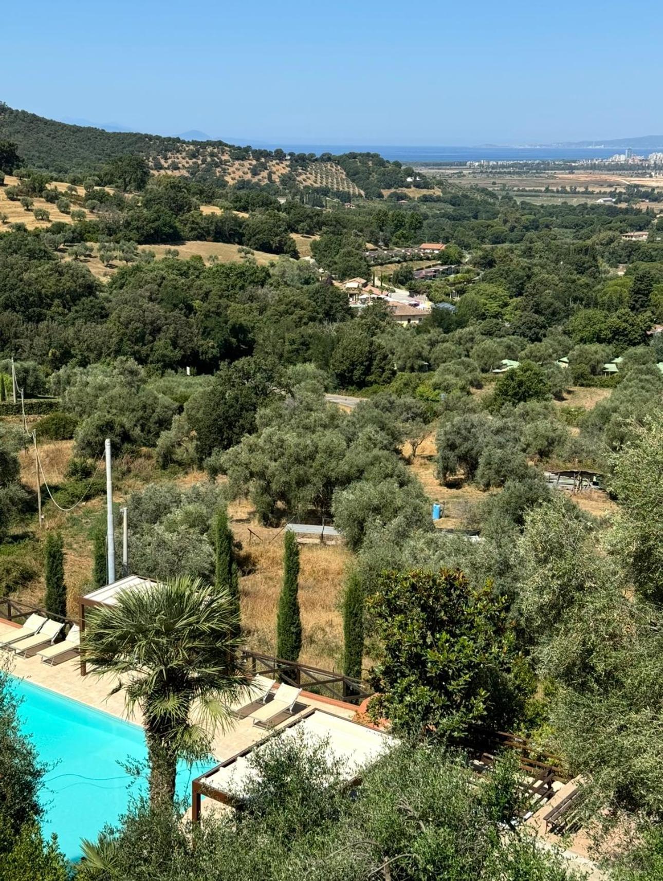 Aparthotel Madonna Del Poggio Cav Scarlino Exterior foto